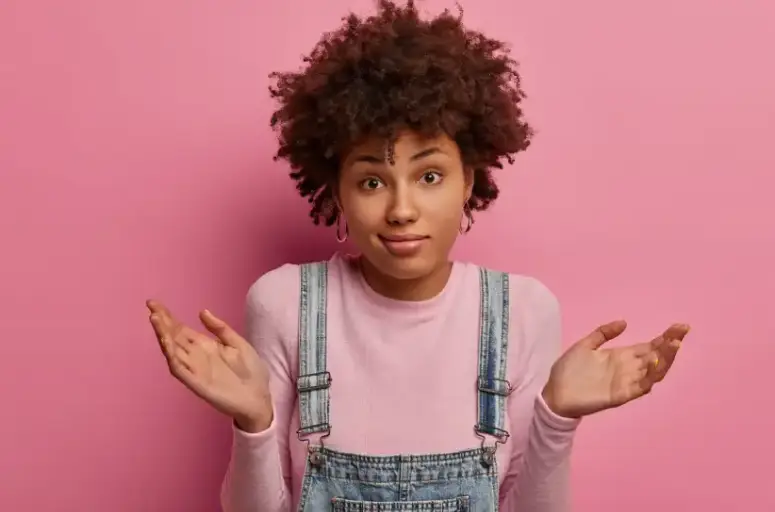 Fille cheveux noirs surprise avec EFT